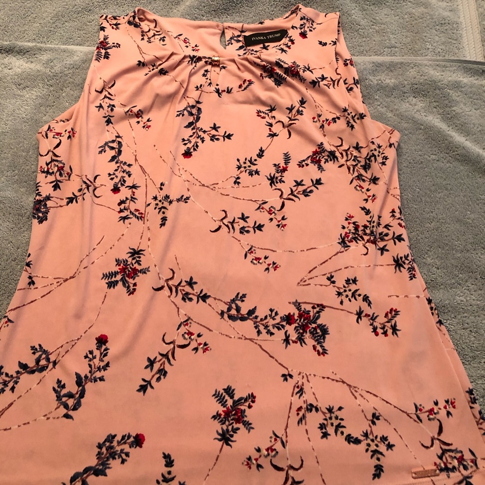 Pretty Ivanka Trump Top